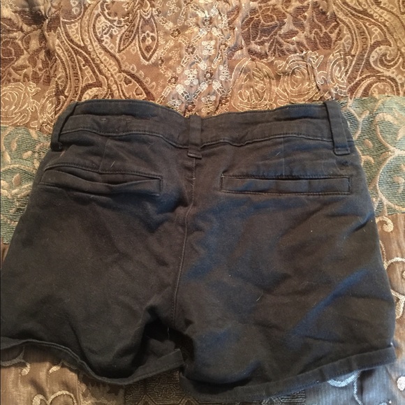 American Eagle Midi Shorts - Picture 2 of 3
